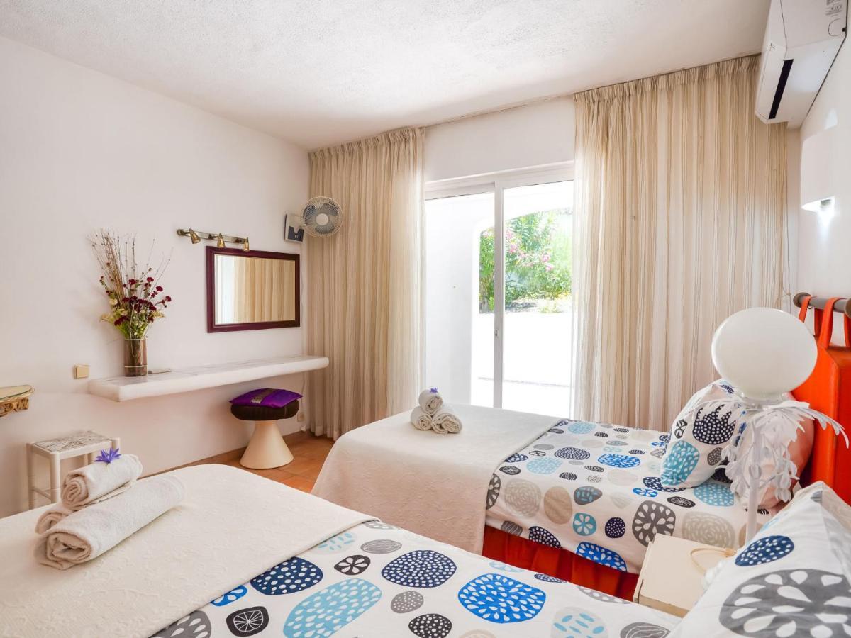 Roofed Villa In Albufeira With Private Swimming Pool Olhos de Agua  Phòng bức ảnh