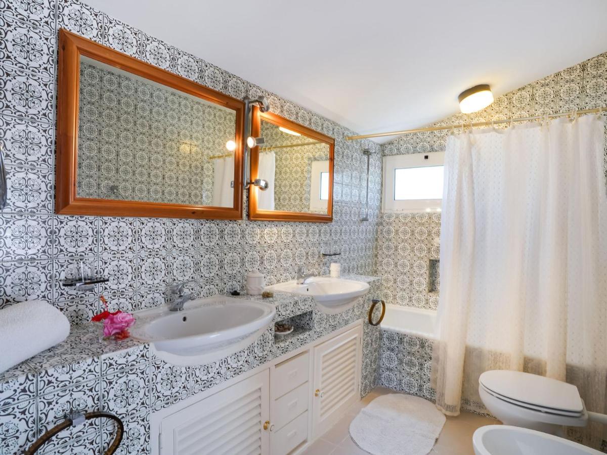 Roofed Villa In Albufeira With Private Swimming Pool Olhos de Agua  Phòng bức ảnh