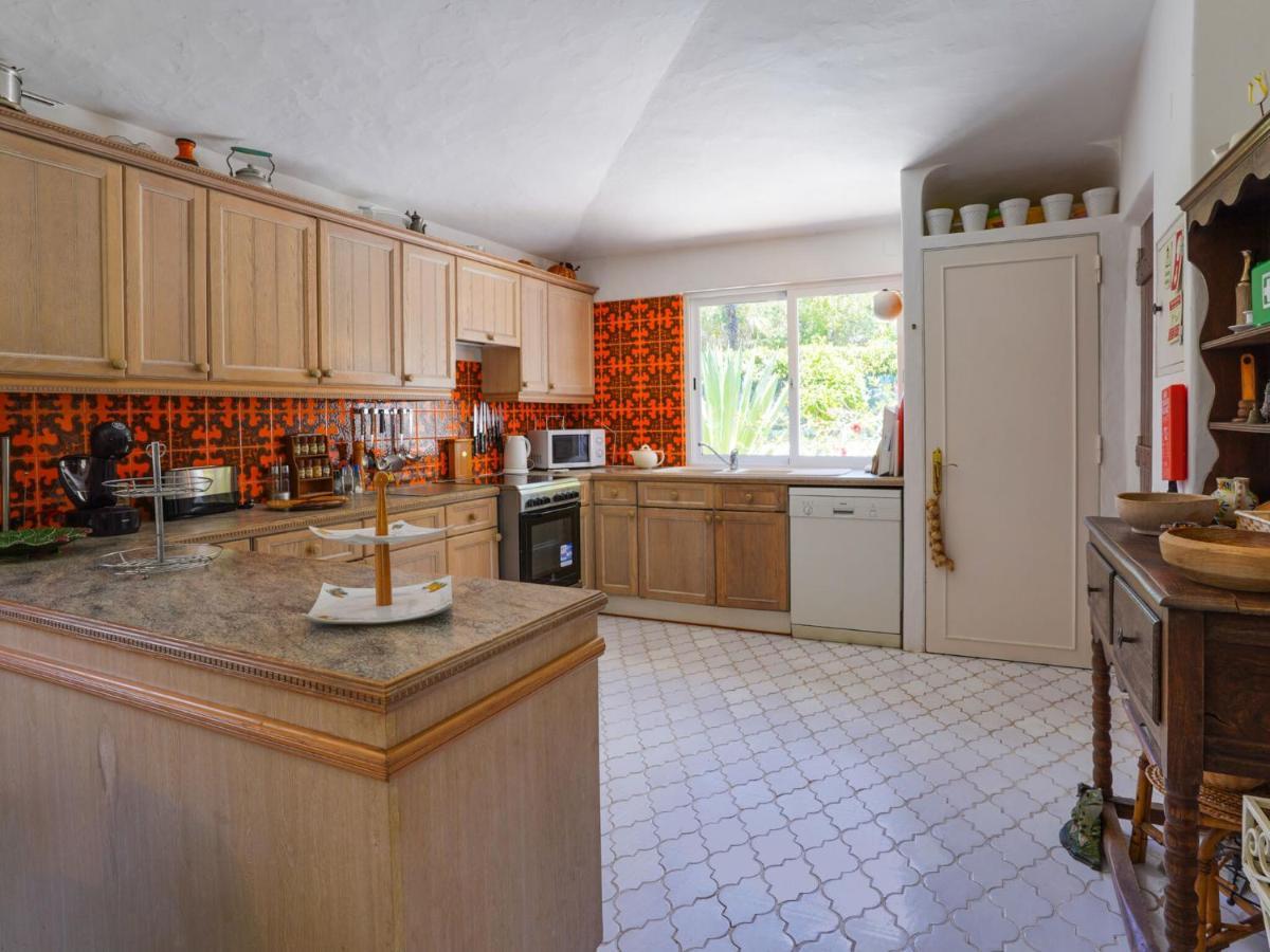 Roofed Villa In Albufeira With Private Swimming Pool Olhos de Agua  Phòng bức ảnh